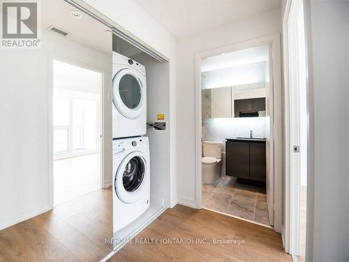 2901 - 115 Mcmahon Drive, Toronto, ON - Indoor Photo Showing Laundry Room