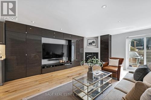 35 Thelma Avenue, Toronto, ON - Indoor Photo Showing Living Room