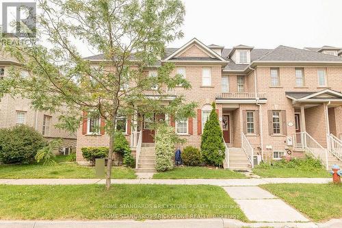 18 Ellesmere Street, Richmond Hill, ON - Outdoor With Facade