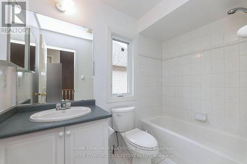 18 Ellesmere Street, Richmond Hill, ON - Indoor Photo Showing Bathroom