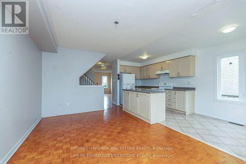 18 Ellesmere Street, Richmond Hill, ON - Indoor Photo Showing Kitchen