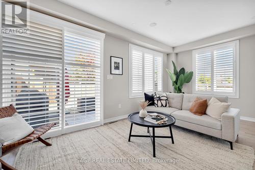 419 Wheat Boom Drive, Oakville, ON - Indoor Photo Showing Living Room