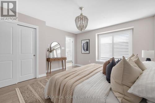 419 Wheat Boom Drive, Oakville, ON - Indoor Photo Showing Bedroom