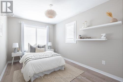 419 Wheat Boom Drive, Oakville, ON - Indoor Photo Showing Bedroom