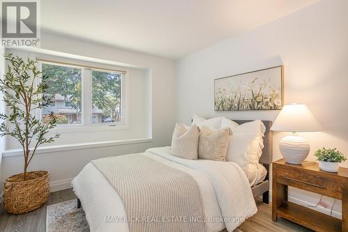 278 Grand View Avenue, London, ON - Indoor Photo Showing Bedroom