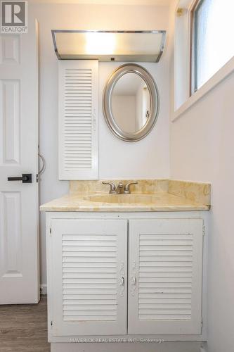 278 Grand View Avenue, London, ON - Indoor Photo Showing Bathroom