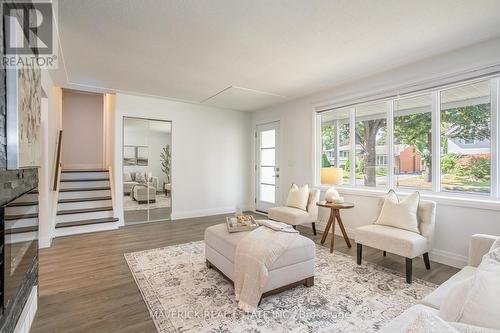 278 Grand View Avenue, London, ON - Indoor Photo Showing Living Room