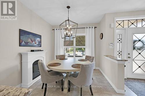 38 Butternut Grove Lane, Hamilton, ON - Indoor Photo Showing Dining Room