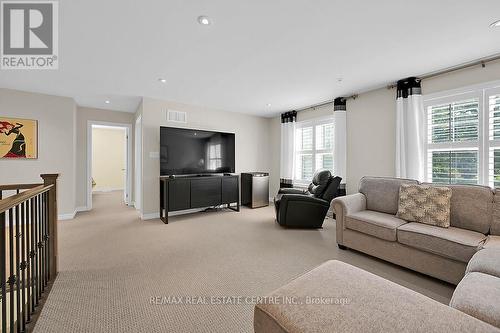 38 Butternut Grove Lane, Hamilton, ON - Indoor Photo Showing Living Room