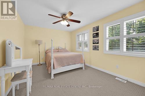 38 Butternut Grove Lane, Hamilton, ON - Indoor Photo Showing Bedroom