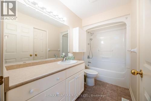 65 Arbour Glen Drive, St. Catharines, ON - Indoor Photo Showing Bathroom