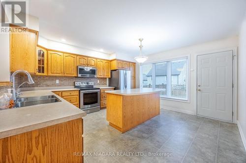 65 Arbour Glen Drive, St. Catharines, ON - Indoor Photo Showing Kitchen With Double Sink