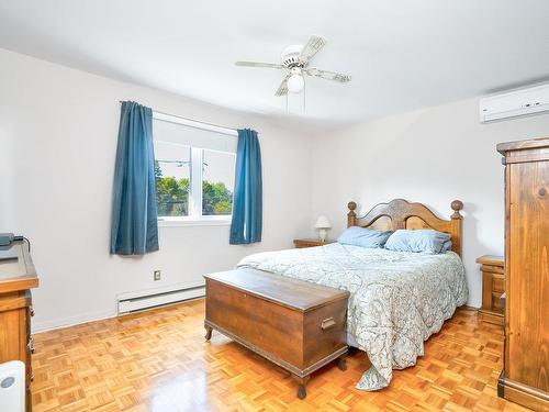 Chambre Ã  coucher principale - 621 Rue Laroche, Mont-Saint-Hilaire, QC - Indoor Photo Showing Bedroom