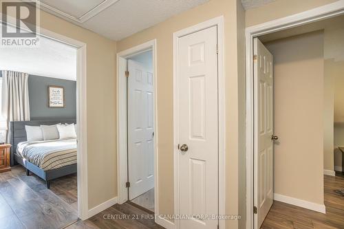 457 Wilkins Street, London, ON - Indoor Photo Showing Bedroom