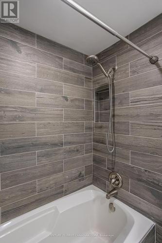 457 Wilkins Street, London, ON - Indoor Photo Showing Bathroom