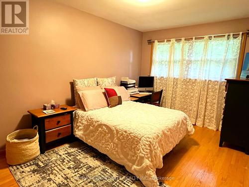 631 Ross Street, London, ON - Indoor Photo Showing Bedroom