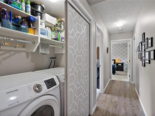 410-2520 Wark St, Victoria, BC - Indoor Photo Showing Laundry Room