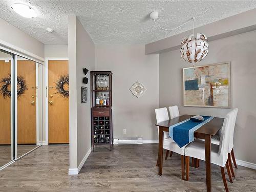 410-2520 Wark St, Victoria, BC - Indoor Photo Showing Dining Room