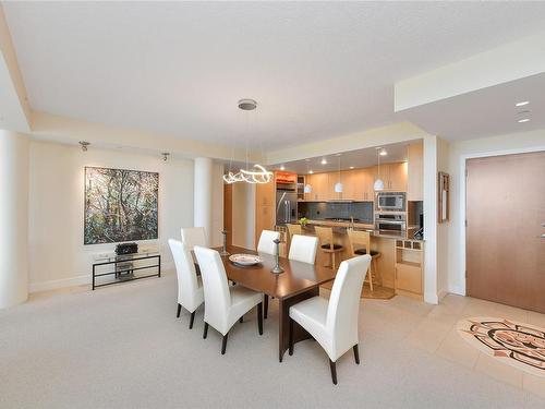 502-748 Sayward Hill Terr, Saanich, BC - Indoor Photo Showing Dining Room