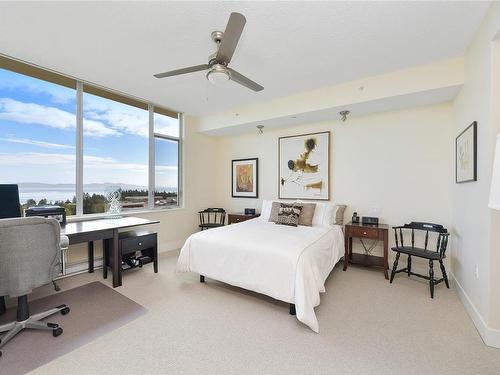 502-748 Sayward Hill Terr, Saanich, BC - Indoor Photo Showing Bedroom