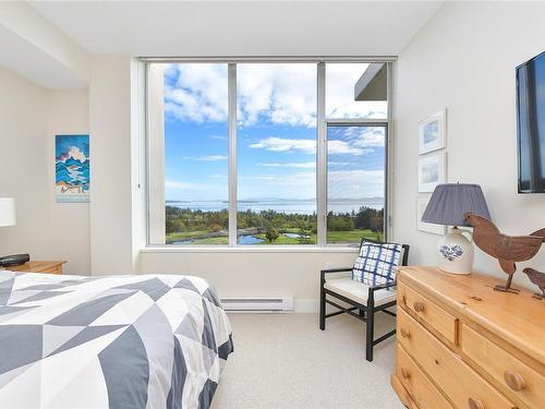 502-748 Sayward Hill Terr, Saanich, BC - Indoor Photo Showing Bedroom