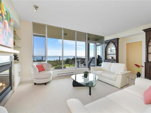 502-748 Sayward Hill Terr, Saanich, BC - Indoor Photo Showing Living Room With Fireplace