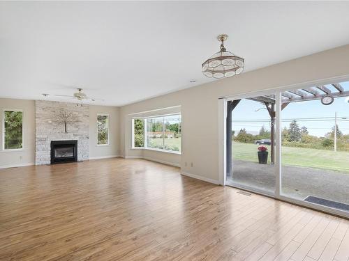 3828 Island Hwy West, Qualicum Beach, BC 