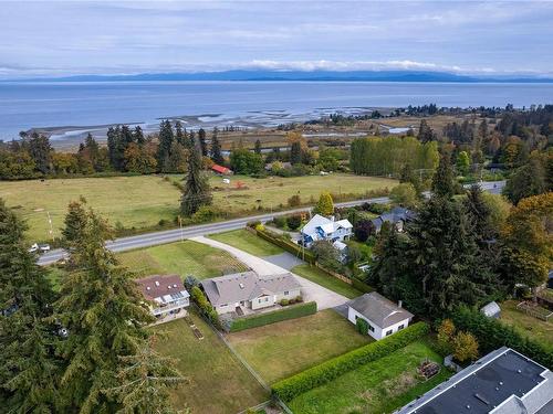 3828 Island Hwy West, Qualicum Beach, BC 