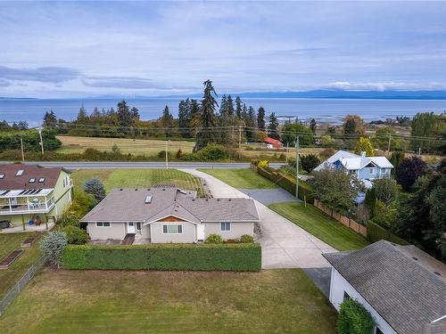 3828 Island Hwy West, Qualicum Beach, BC 