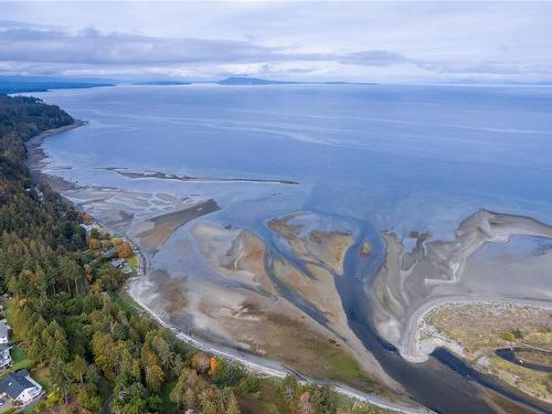 3828 Island Hwy West, Qualicum Beach, BC 