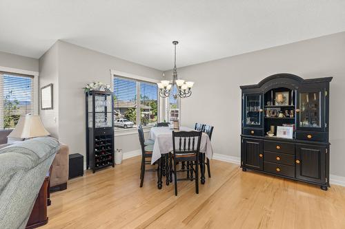 808 Kuipers Crescent, Kelowna, BC - Indoor Photo Showing Dining Room