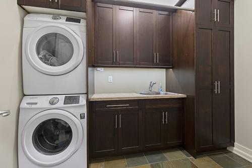 808 Kuipers Crescent, Kelowna, BC - Indoor Photo Showing Laundry Room