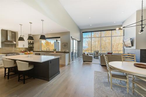 450 Windhover Court, Kelowna, BC - Indoor