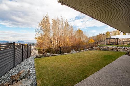 450 Windhover Court, Kelowna, BC - Outdoor