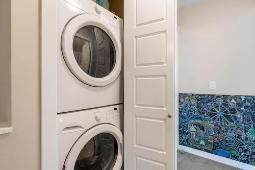 83-680 Old Meadows Road, Kelowna, BC - Indoor Photo Showing Laundry Room