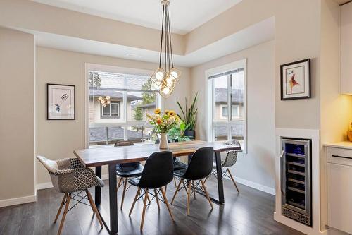 83-680 Old Meadows Road, Kelowna, BC - Indoor Photo Showing Dining Room