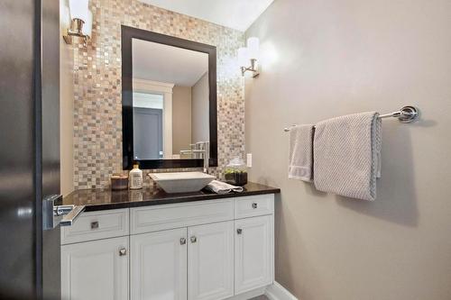 376 Quilchena Drive, Kelowna, BC - Indoor Photo Showing Bathroom