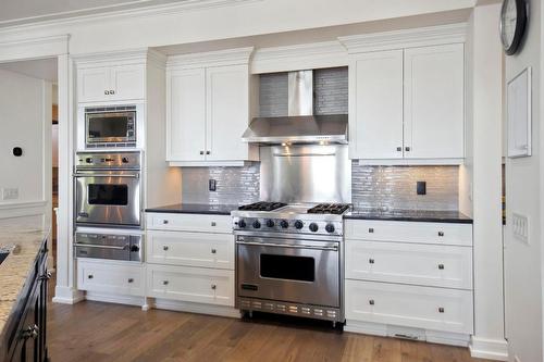 376 Quilchena Drive, Kelowna, BC - Indoor Photo Showing Kitchen With Stainless Steel Kitchen With Upgraded Kitchen