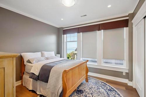 376 Quilchena Drive, Kelowna, BC - Indoor Photo Showing Bedroom