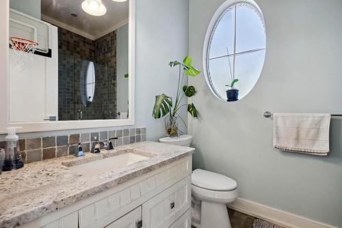 376 Quilchena Drive, Kelowna, BC - Indoor Photo Showing Bathroom