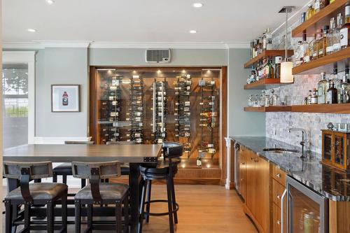 376 Quilchena Drive, Kelowna, BC - Indoor Photo Showing Dining Room