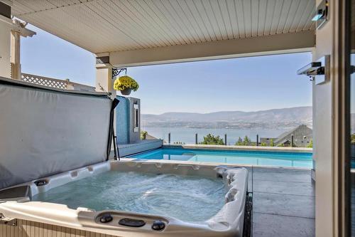 376 Quilchena Drive, Kelowna, BC -  With In Ground Pool With Exterior