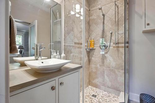 376 Quilchena Drive, Kelowna, BC - Indoor Photo Showing Bathroom