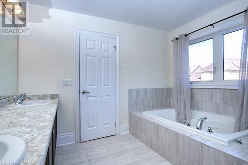 648 Mcgill Lane, Woodstock, ON - Indoor Photo Showing Bathroom