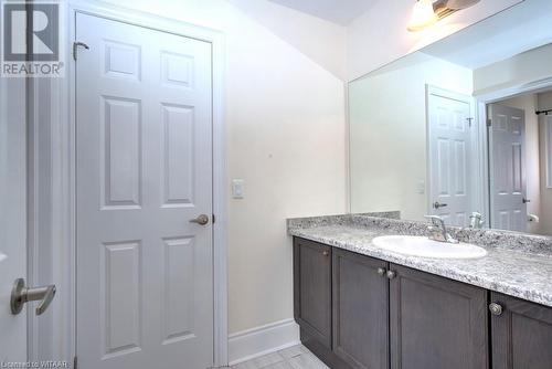 648 Mcgill Lane, Woodstock, ON - Indoor Photo Showing Bathroom