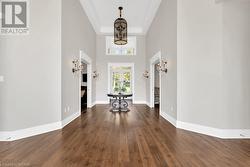 Foyer and entryway hallway - 