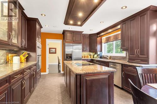 15 Chesham Place, Woodstock, ON - Indoor Photo Showing Kitchen With Upgraded Kitchen