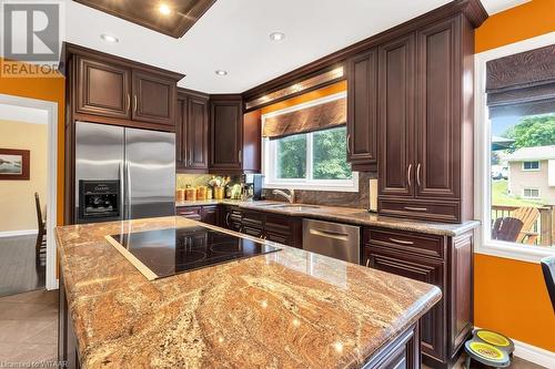 15 Chesham Place, Woodstock, ON - Indoor Photo Showing Kitchen