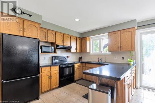 6 Lisas Drive, Sweaburg, ON - Indoor Photo Showing Kitchen