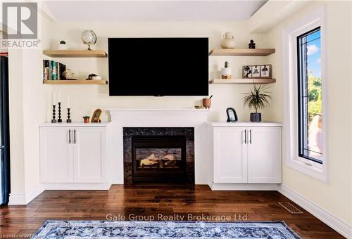 201 Jones Road, Hamilton (Fruitland), ON - Indoor Photo Showing Living Room With Fireplace